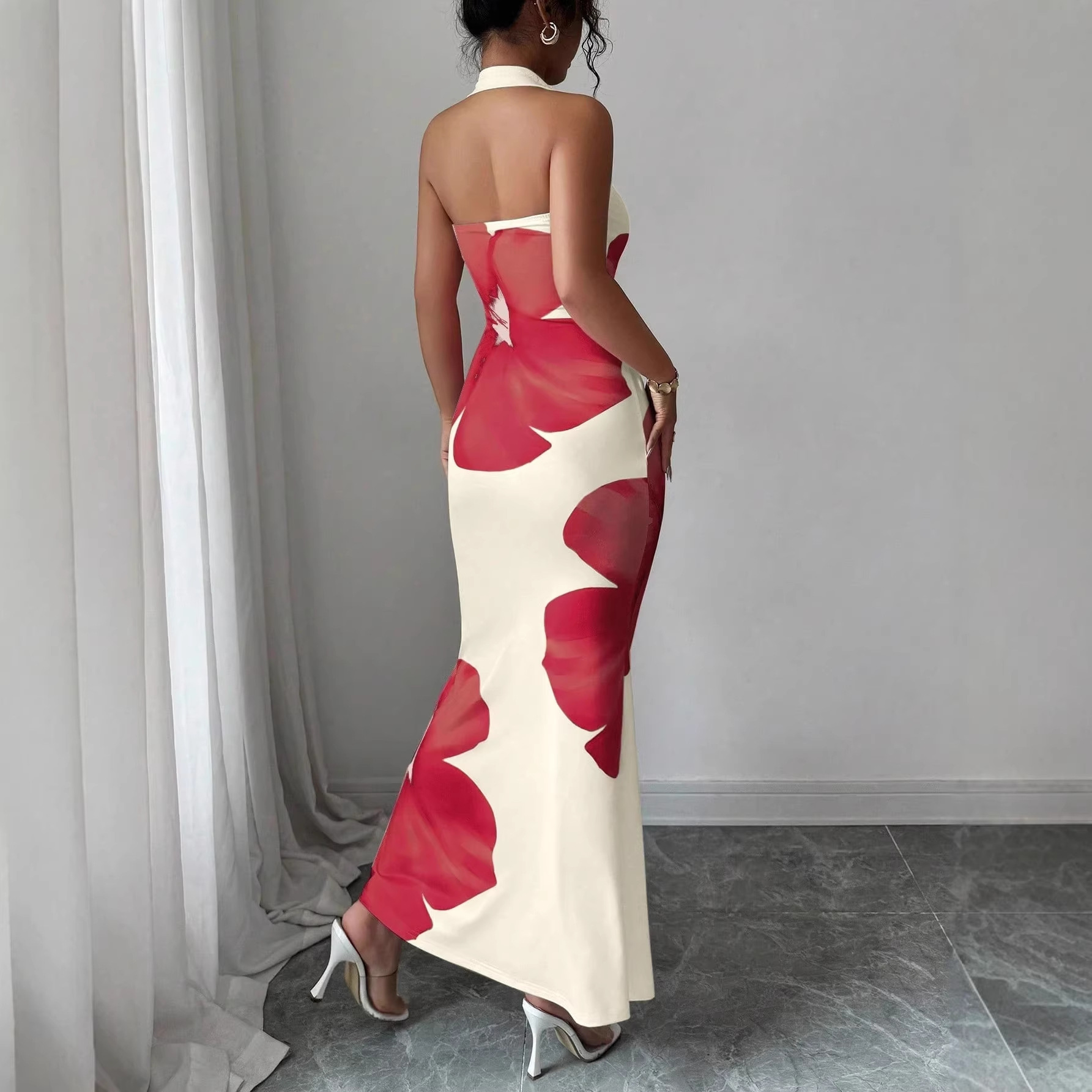 Halter Boyun Sırtı Açık Çiçekl - Maxi Dress Halter incelemesi ve fiyatı